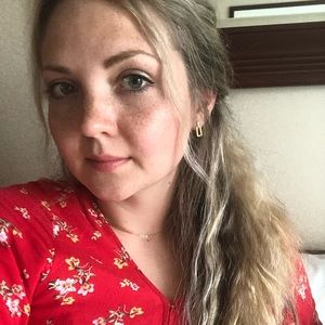 Meet your Posher, Alina